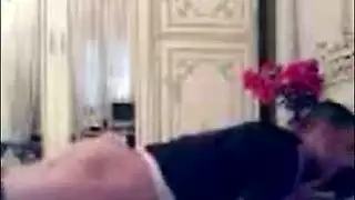 يرضع بزازها ويبعص بالكس نيك حار