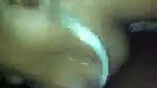 قضيب شاب يضرب حلق متقيء ببطء