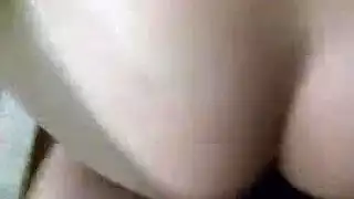كرتون بورنو: زب عملاق يضخ مع تسجيل أنين