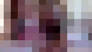 رجل مثلي يجعل جرو منتصبًا لمتعة جنسية قاسية