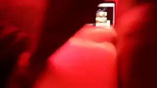 جنس خشن: قضيب يضخ فرجًا ضيقًا مبللاً