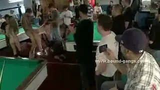 جنس عنيف مع أنين نسائي عالٍ
