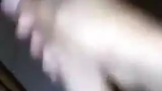إيدن سكاي تفتح ساقيها لقضيب صلب مبلل في هذا الفيلم الإباحي