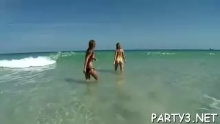 جلسة مقص سحاقية صباحية على الكرسي