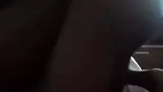 عاهرة مجنونة بالقضيب تُنك بغباء بعد الشرب