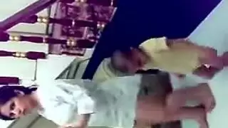 رقص منزلي وقح يتحول إلى جنس صريح