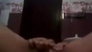 عاهرة مصرية ساخنة تأخذ عدة أزباب في جنس جماعي