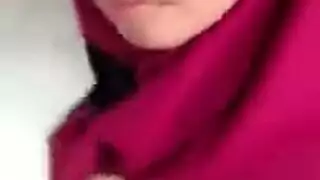 بنت اسيوية تمص زوبر خليجي مص جامد اوى