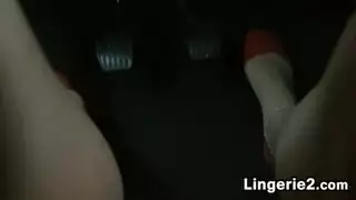 برونيت ذات أثداء كثيفة الشعر تُمارس الجنس في مشهد إباحي