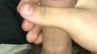 شاب وسيم يمارس الجنس مع خيار بعنف