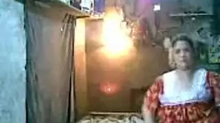 خيال شرجي لربة منزل مع قضيب أسود صريح كبير