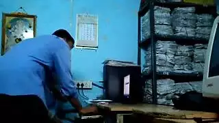 فتاة عربية فرنسية تأخذ قضيبين أبيضين في ثنائي جنسي صريح