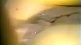 شراء فستان الزفاف يتحول إلى خيال جنس جماعي