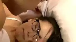 نيك ياباني بنت صغيره كسها احمر