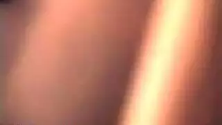 فتاة مراهقة ذات ثديين كبيرين تلمس نفسها لمشاهدة إكس إكس إكس مجاني