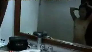 طالبة صغيرة تتعرض لتدمير فتحاتها من قبل معلمها الشهواني