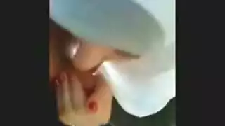 فتيات هنديات يمارسن الجنس في مقاطع صريحة