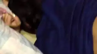 نجمت الإباحية كريسي لين تعمل على قضيب صلب قبل وضعية الكلب الشرجية