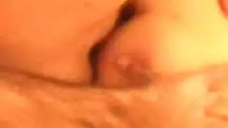 شاب هندي طويل يضاجع عاهرة مغرية بقوة