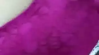 زوجان هاويان يأخذان الأدوار في ممارسة الجنس مع حبيبتهما
