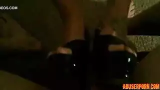 ابنة الزوجة السكرانة تأخذ جنساً مزدوجاً بعد حفلة النبيذ