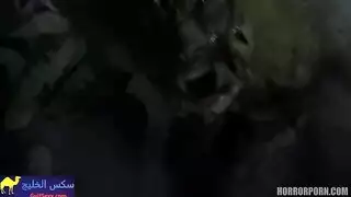 مصاصة الدماء تمتص زبي في إباحية وحوش صريحة