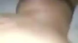 زوج مرهق يمنحها ضرباً شرجياً شديداً