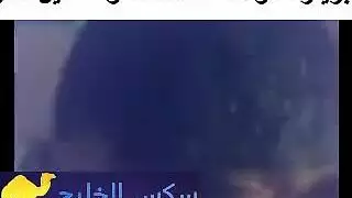 زبون يمارس الجنس بقوة مع عاهرة مراهقة في مشهد إباحي صريح