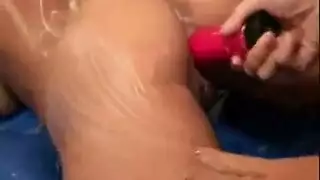 اجمل مقاطع بنات رومانسيات في منازلهم