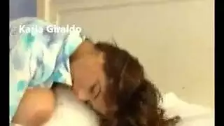 ينزلق القضيب للخارج