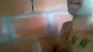 وجهة نظر الديوث يشاهد بورنو جماعي قاسي لزوجته