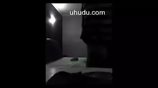 الشقي الآسيوي يجذبها للإغراء والجنس الإباحي