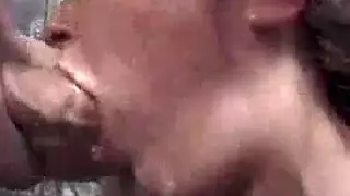 كبير ثدي الدهوم امرأة خجولة
