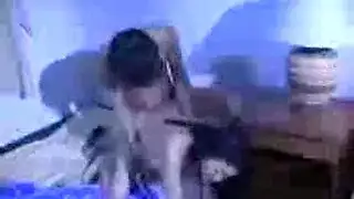 شرج مطِل على المحيط: عاهرات تأخذه من الخلف
