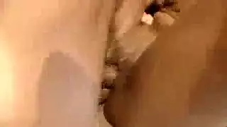قضيب ضخم يطلق حمولة مني سميكة