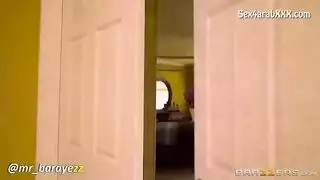 صاحبتي تعشق بزازي