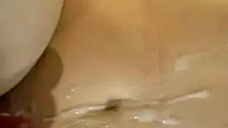 الفتاة اليابانية لا تستطيع الحصول على ما يكفي من القضيب