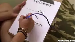 مايا خليفة تستعرض جسمها