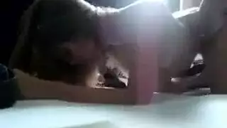 مص القضيب بين الأشقاء يشعل جلسة نيك مكثفة