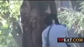 ينيكها في الغابة تاع مقام الشهيد و يضرب لها الترمة