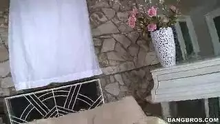 شقراء تحصل على جماع قاسٍ من قضيب سميك