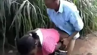إباحية ريفية: ضربات عميقة وغير محمية