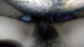 بلل أقصى: نجمات إباحيات مع قذف متفجر