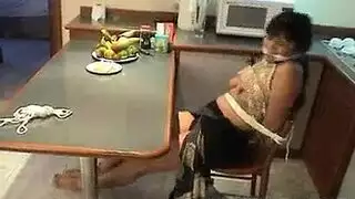 إغواء امرأة ناضجة: فعل شرجي مع الحماة