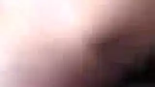 العاهرة ثنائية اللغة تأخذ قضيبًا ضخمًا