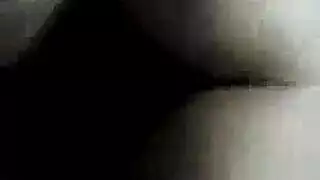 عاهرات صغيرات يستعرضن ثقوبهن الضيقة