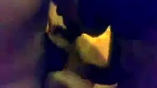 إكسسوار في تصوير فيلم إباحي حميمي