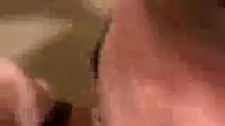 ثلاثي وحشي: عبادة قضيب وتمزيق مؤخرة