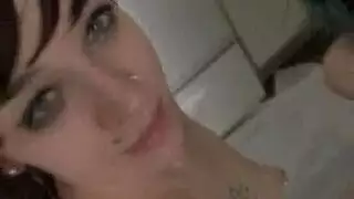 رجل سابرينا كاي الجديد يملأ مؤخرتها الموشومة في مشهد إباحي صريح