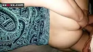 ديوث زوجته شقراء ونحيفة